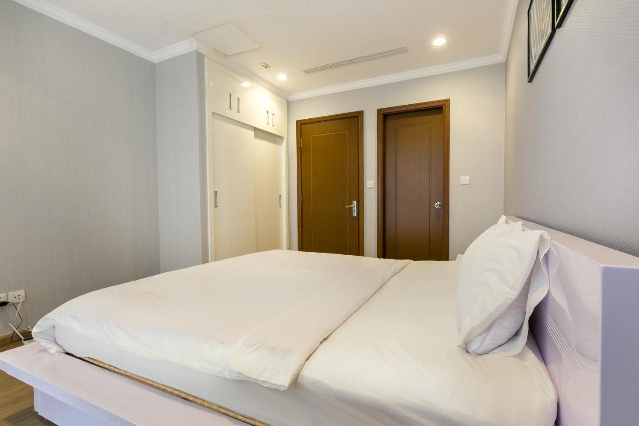 Vinhomes Central Park - Stylish And High Class Service Apartment - 10 Stars Ho Chi Minh City Exterior photo